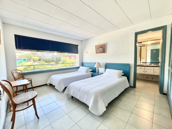 Generated Image November 04, 2025 - 4_17PM-2